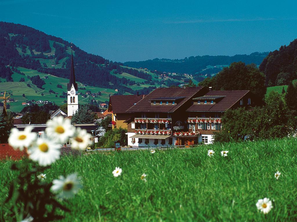 Genusshotel Alpenblick Lingenau Exterior photo